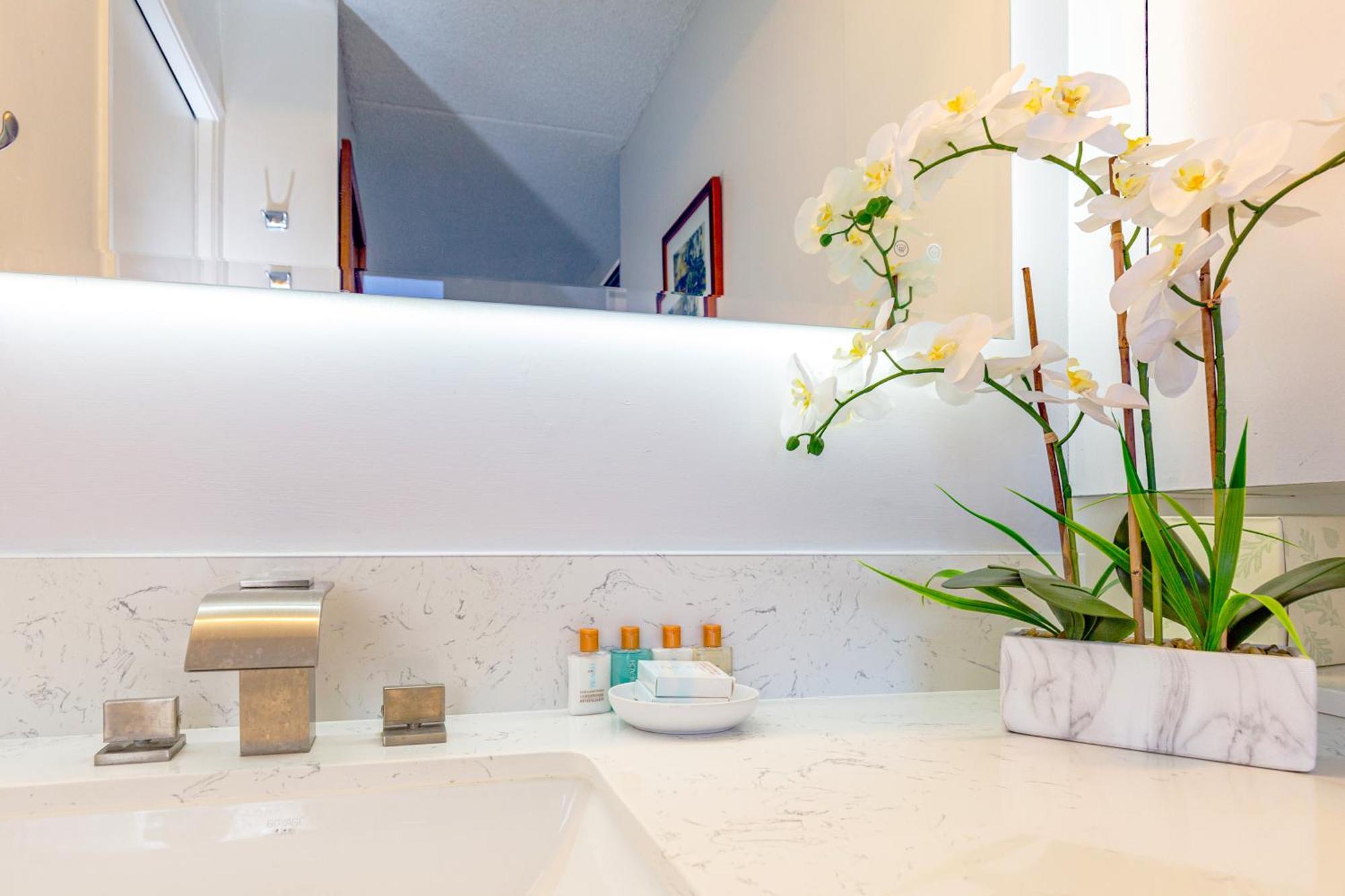 הונולולו Renovated Ocean View Suite, Near Beach, Free Parking מראה חיצוני תמונה